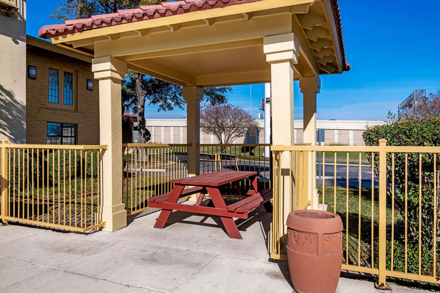 La Quinta Inn By Wyndham IH-10 West San Antonio TX 49/52