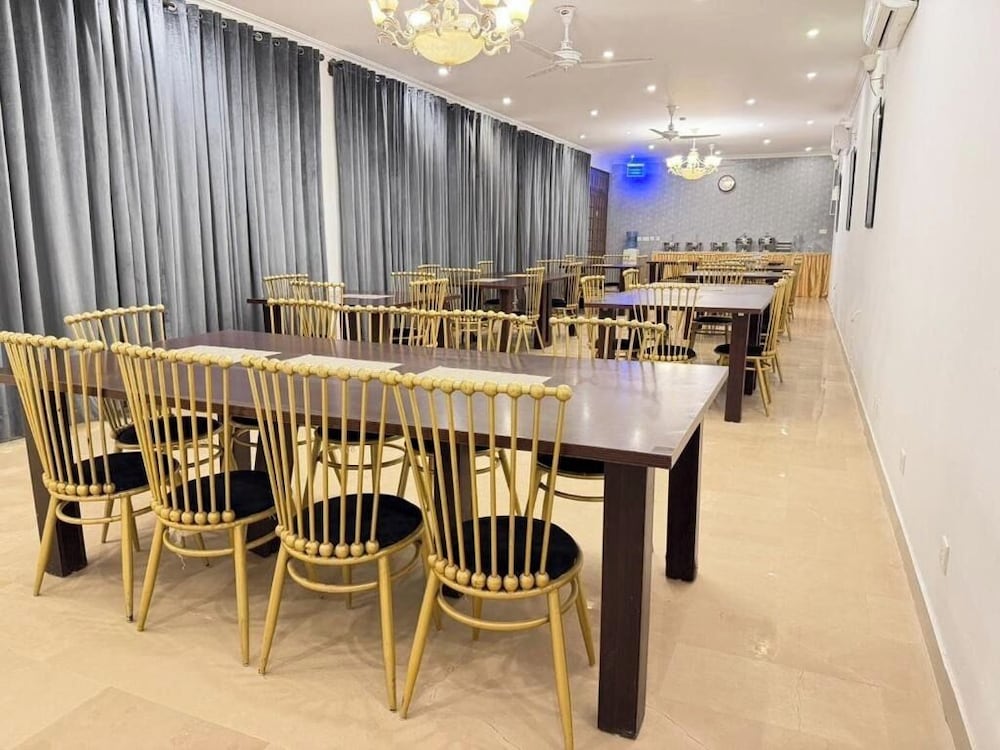 Rhodium Elite Hotel 52/56