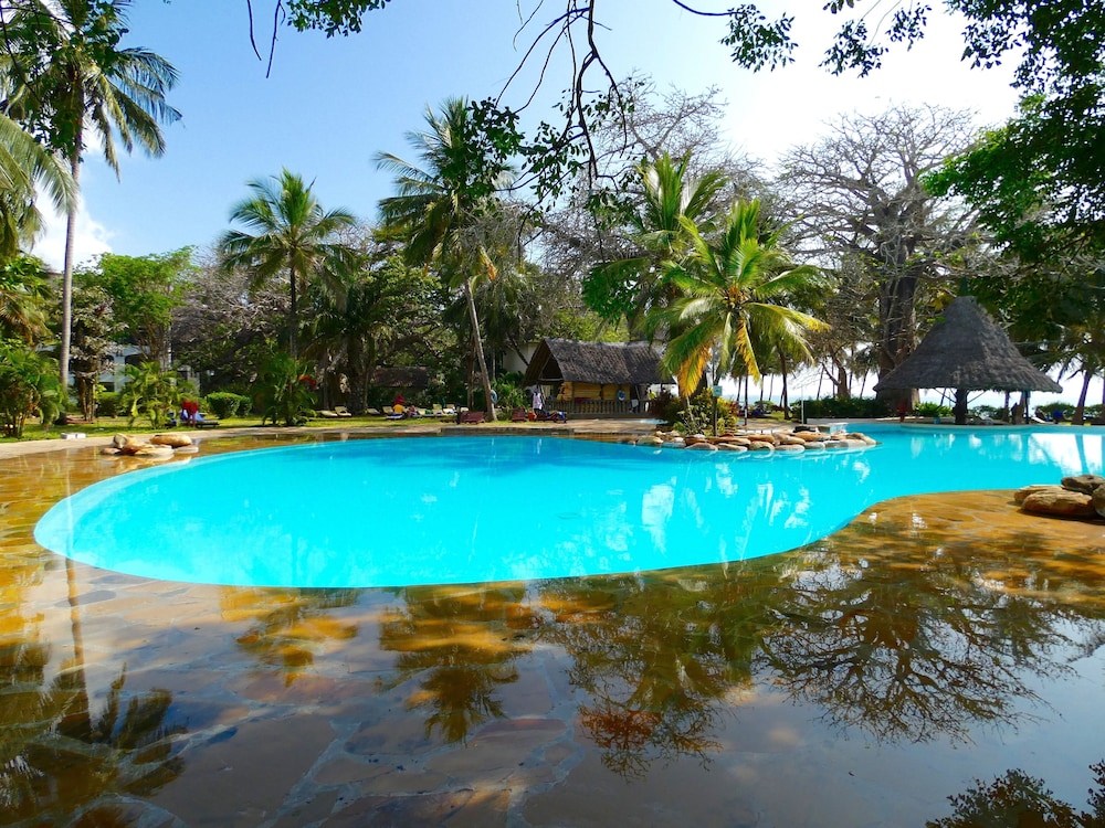 Papillon Lagoon Reef Hotel 58/61