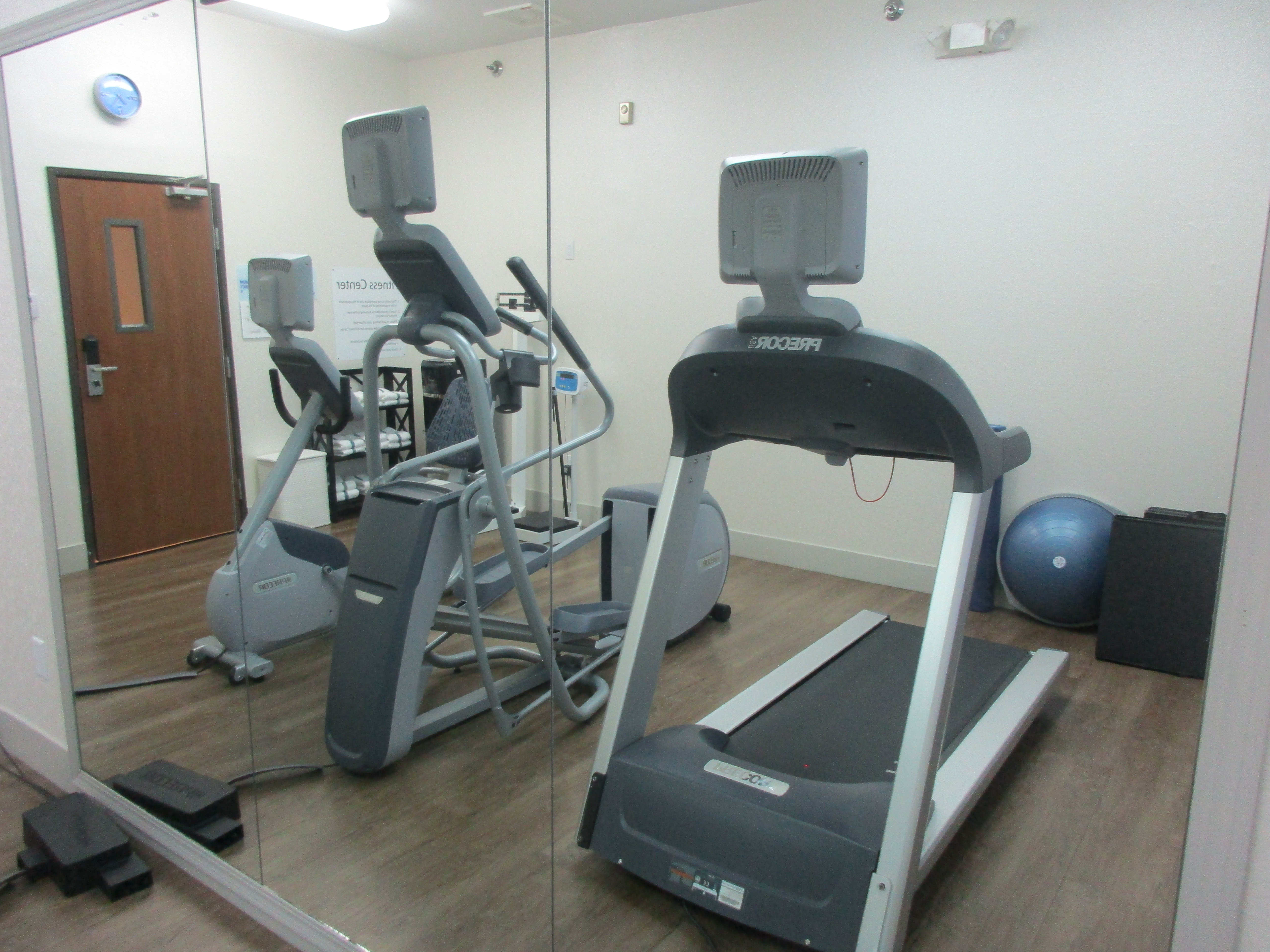 Holiday Inn Express O Neill 27/40