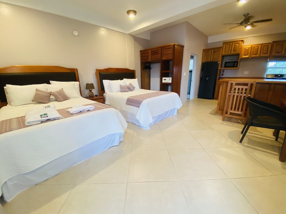 La Isla Resort 25/68