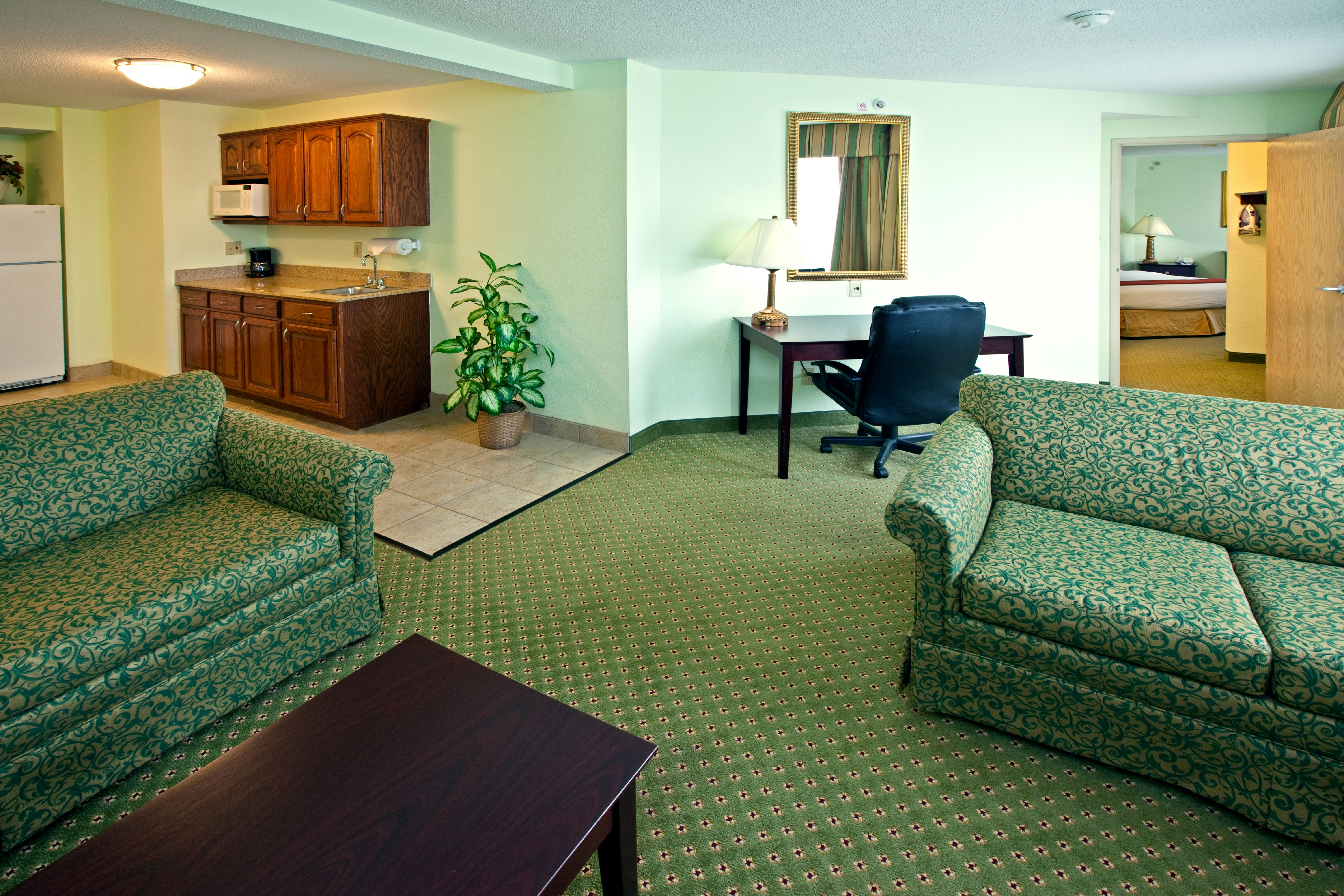 Holiday Inn Express Hotel Suites Scottsburg 39/57