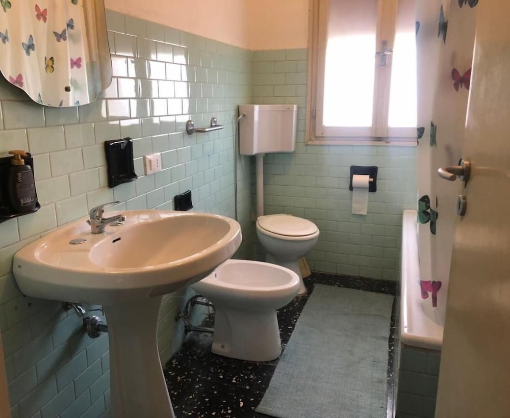 Venice Treviso Airport Bed 25/29