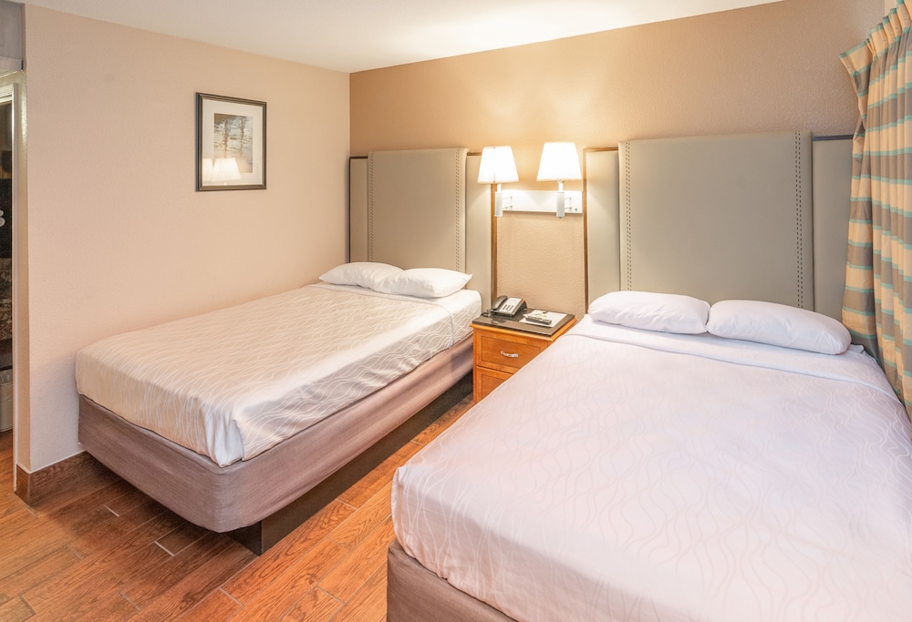 Econo Lodge Inn & Suites Yuma 17/47