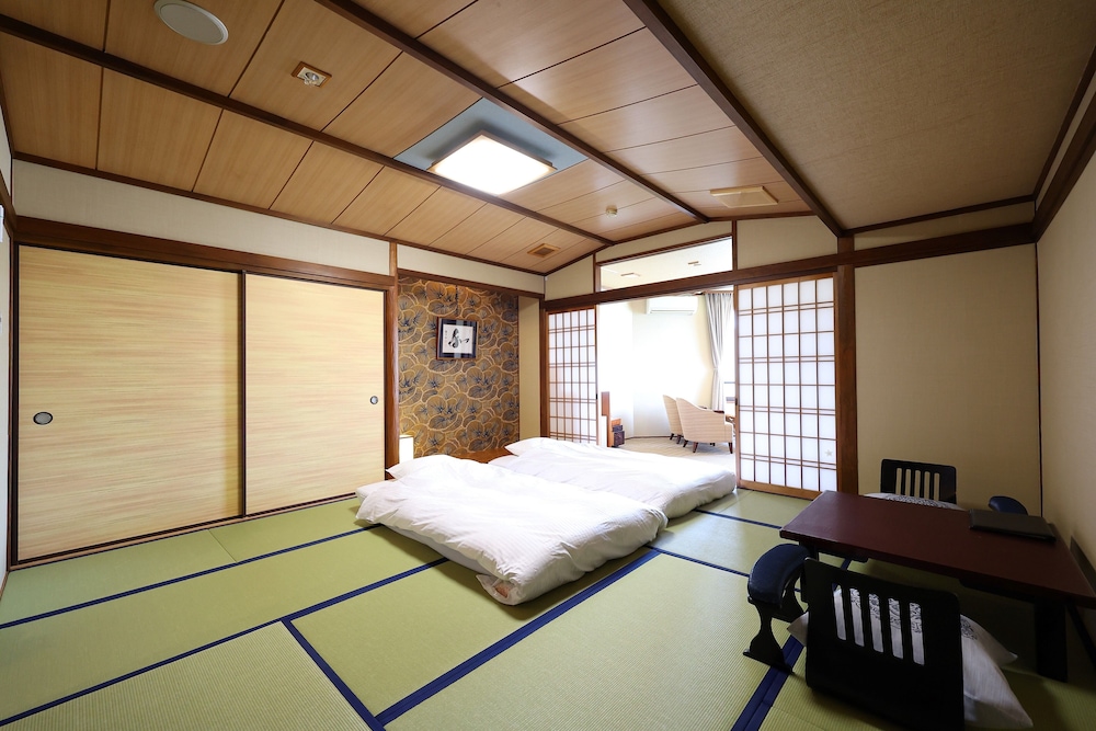 Japanese, Family, 6 Futon Beds, Outdoor Bath