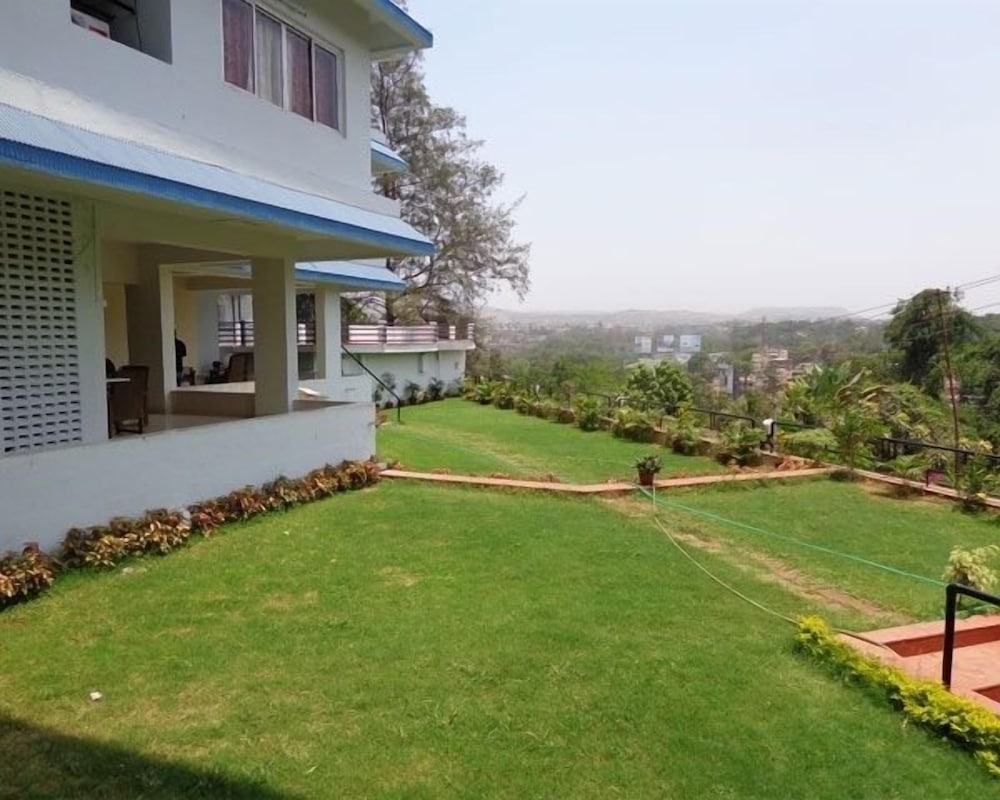 Sunrise Hill Resort 35/42