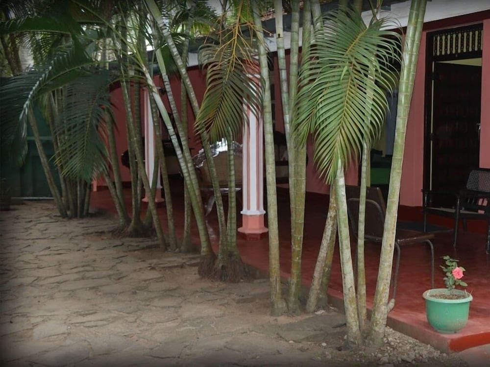 Villa Sunshine Hotel 10/14