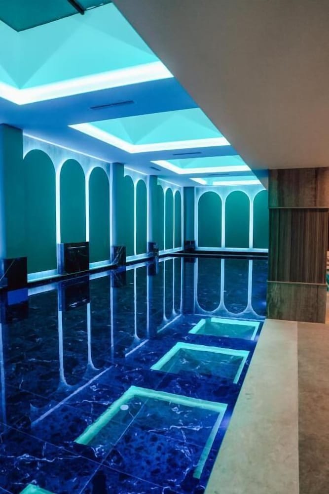 GRAND VM CONFERENCE & SPA 28/50