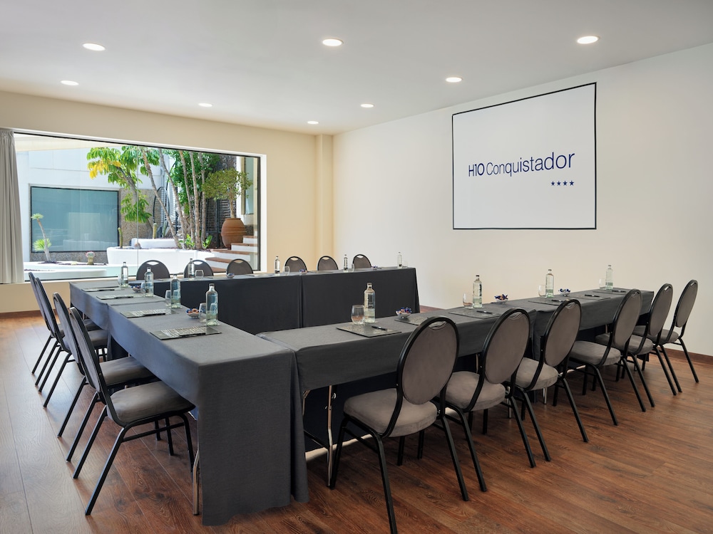H10 Conquistador Hotel 66/77