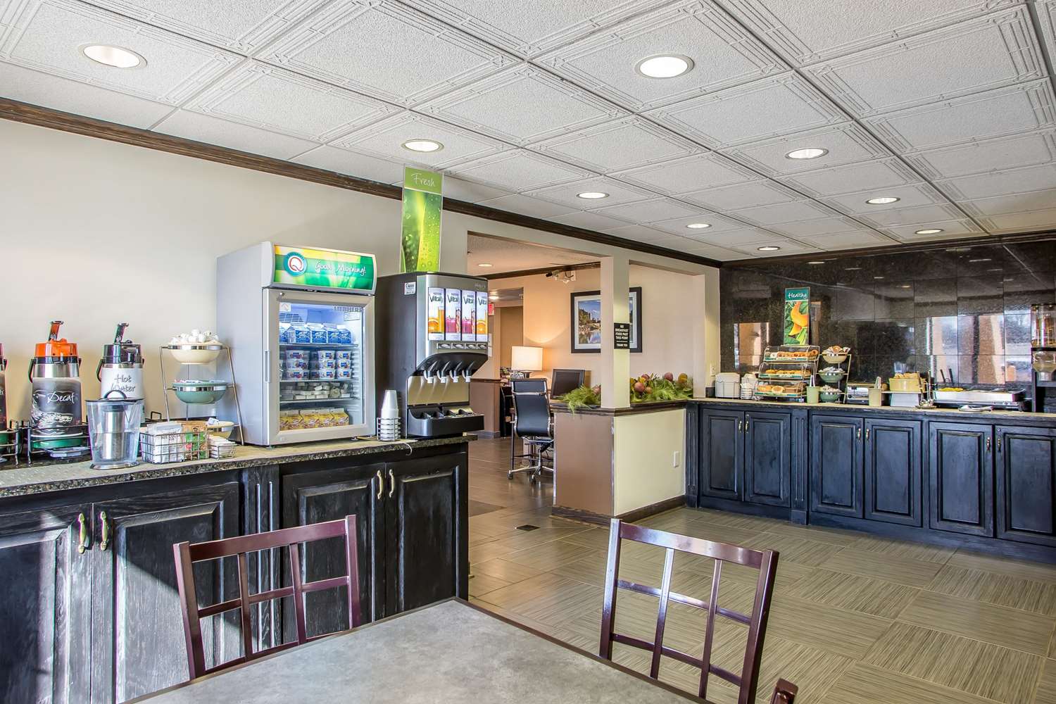 Quality Inn Elgin I-90 27/41