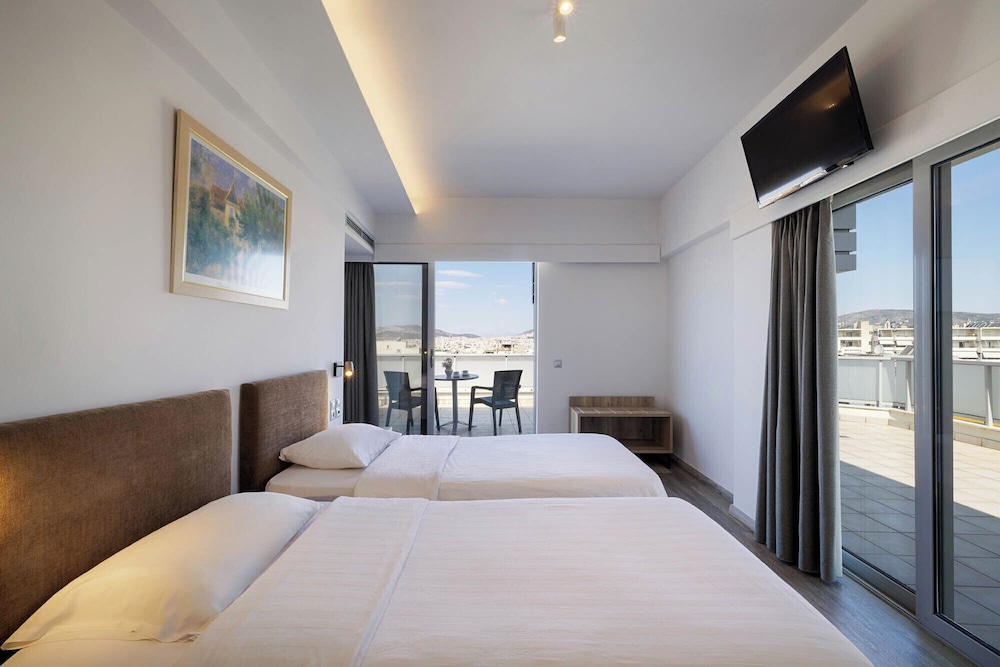 Xenophon Hotel 30/77