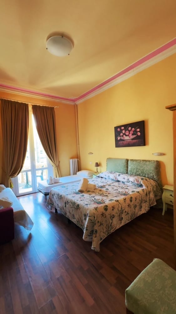 Family, Apartment, 1 Double and 4 Single Beds