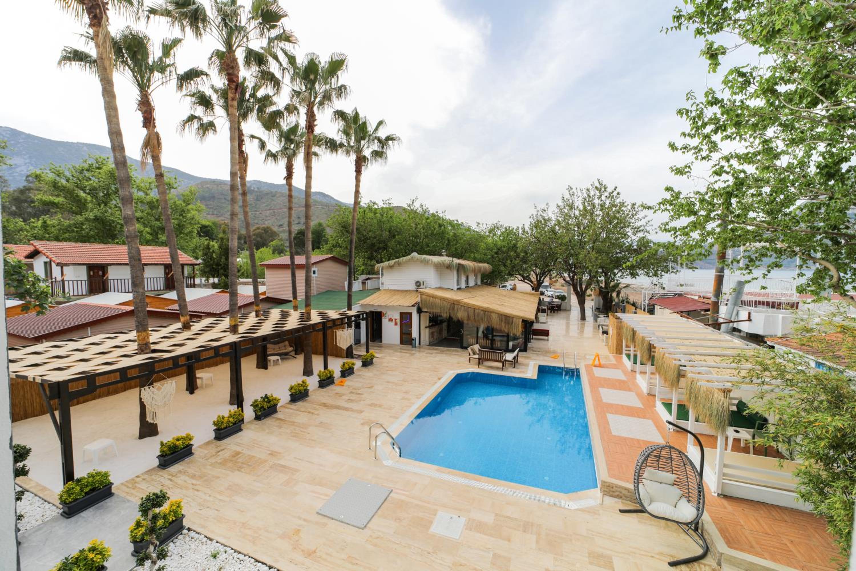 Zulu Hotel 26/30