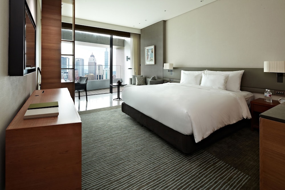 Eslite Hotel 13/66