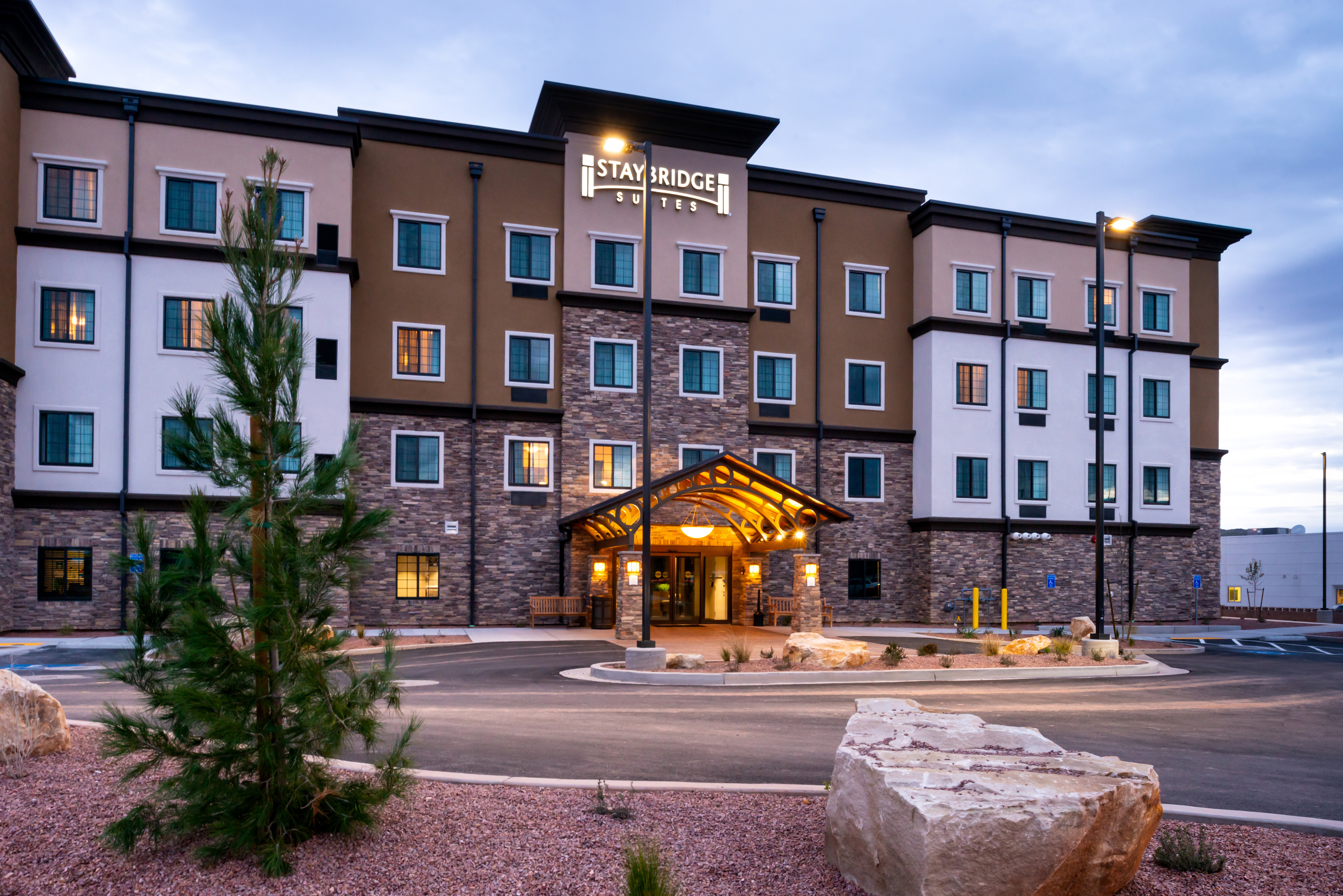 Staybridge Suites St George 4/67