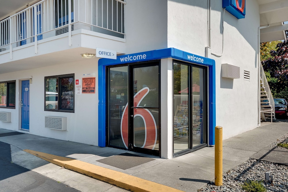 Motel6 Bellingham, WA 36/43