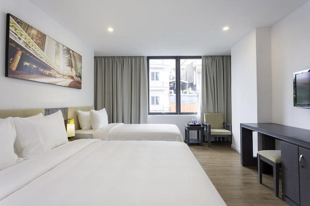 FAMILY SUITE, CITY VIEW