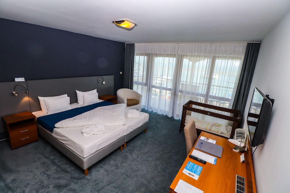 Hotel Yacht Wellness & Business 10/50