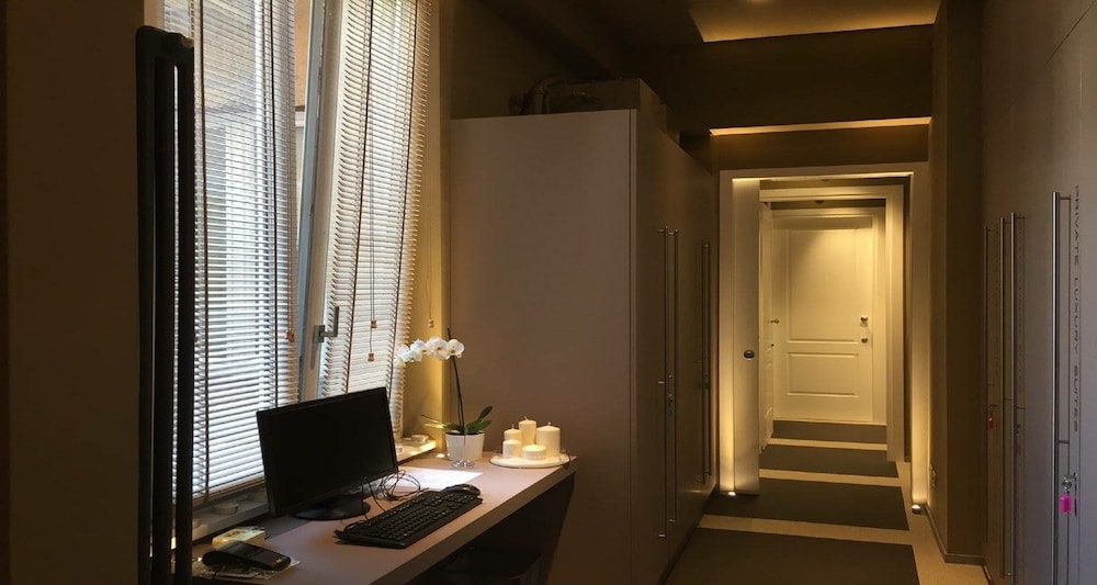 Private Luxury Suite 60/69