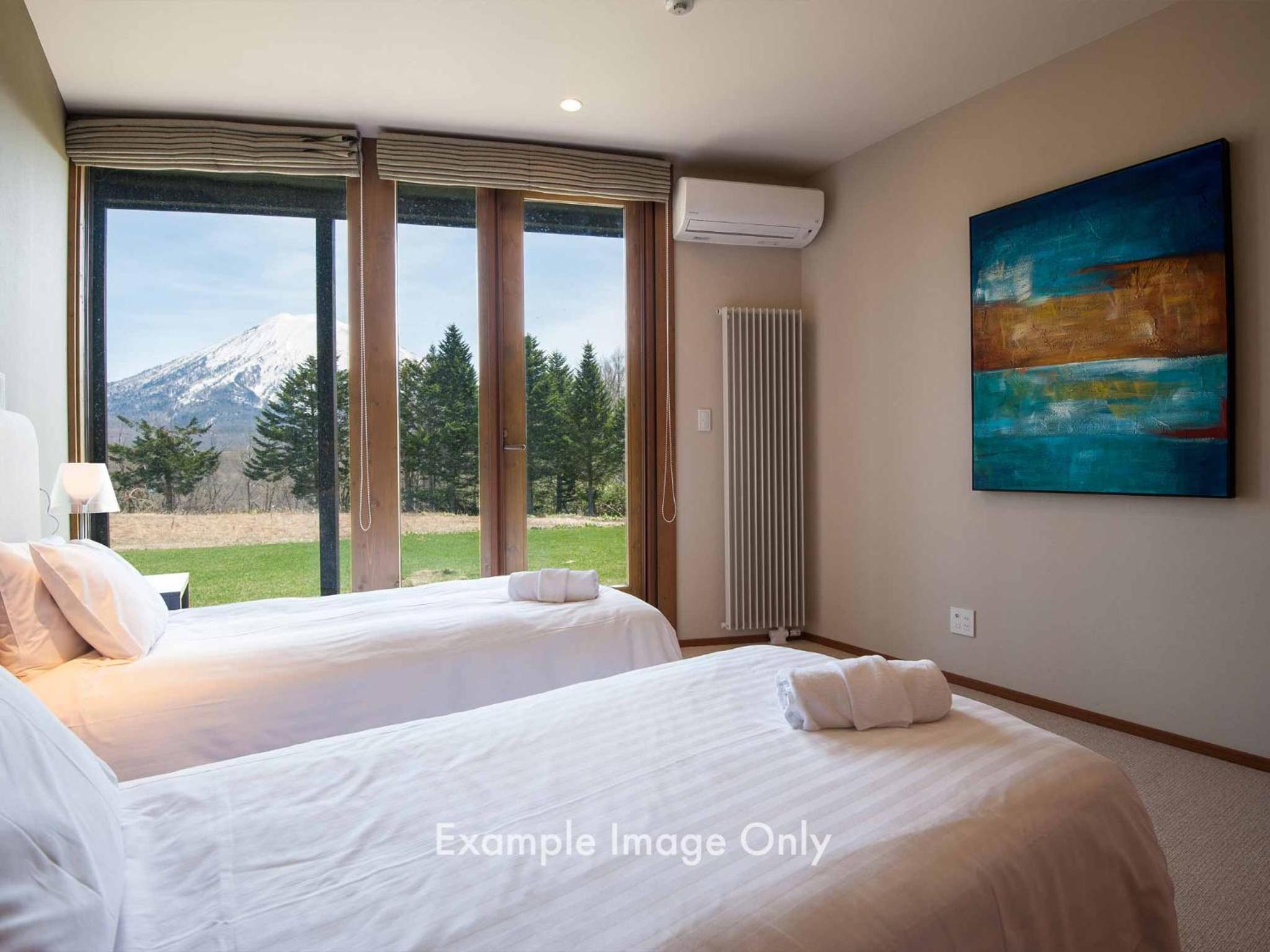 4 Bedrooms, Custom