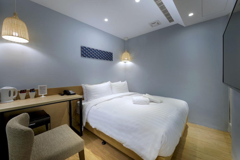STANDARD, DOUBLE BED, NO WINDOW