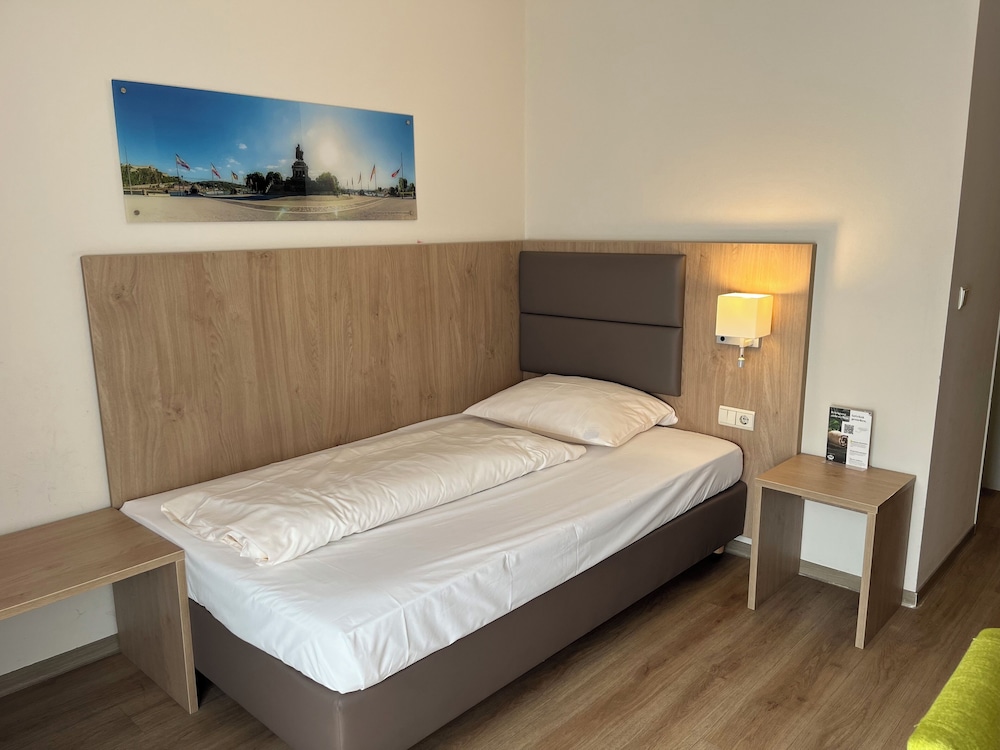 City Hotel Kurfurst Balduin 21/63
