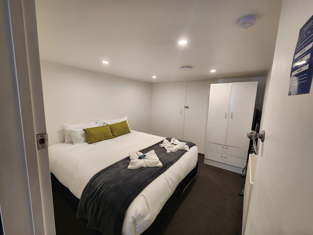 APARTMENT, KING BED
