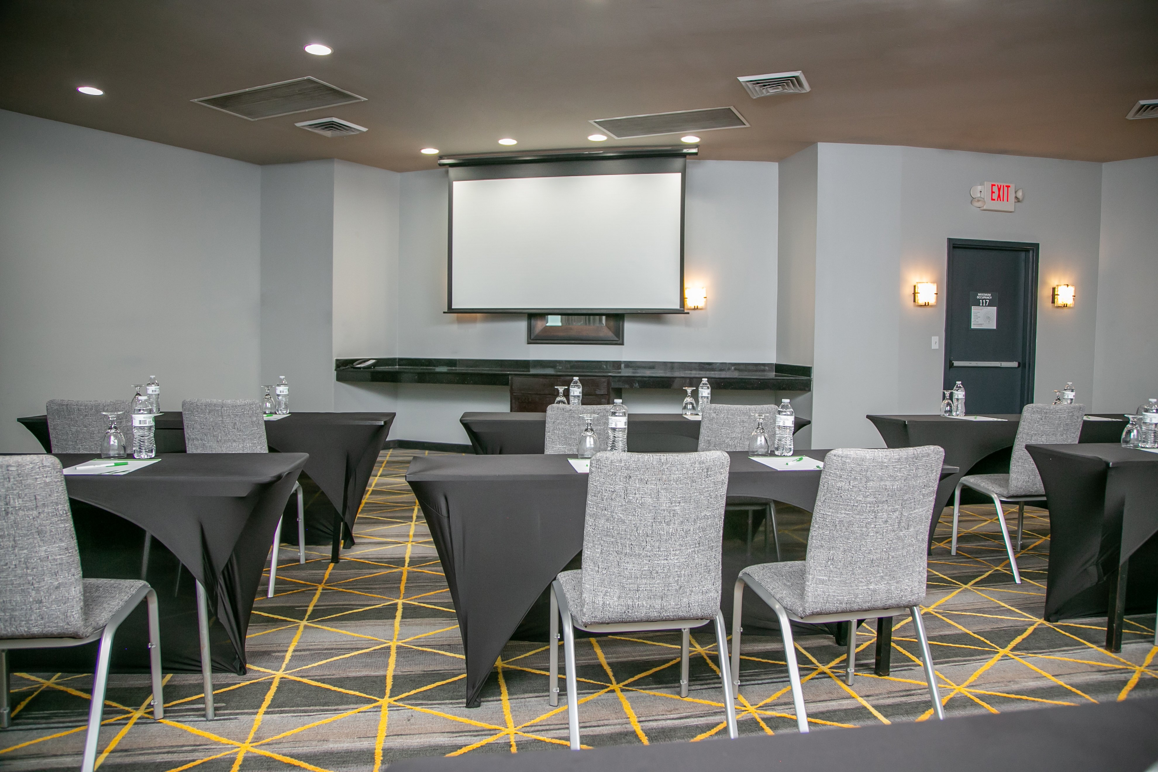Holiday Inn New Orleans West Bank Tower 70/79