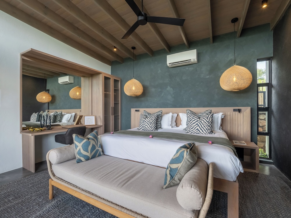VILLA, RIVER VIEW, PLUNGE POOL