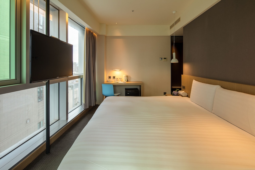 DELUXE, DOUBLE BED