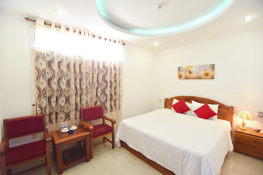San San Hotel 28/66