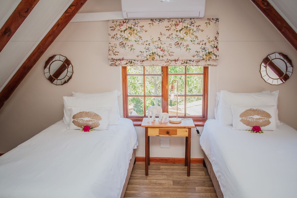 East, Family, Twin Beds, King Bed
