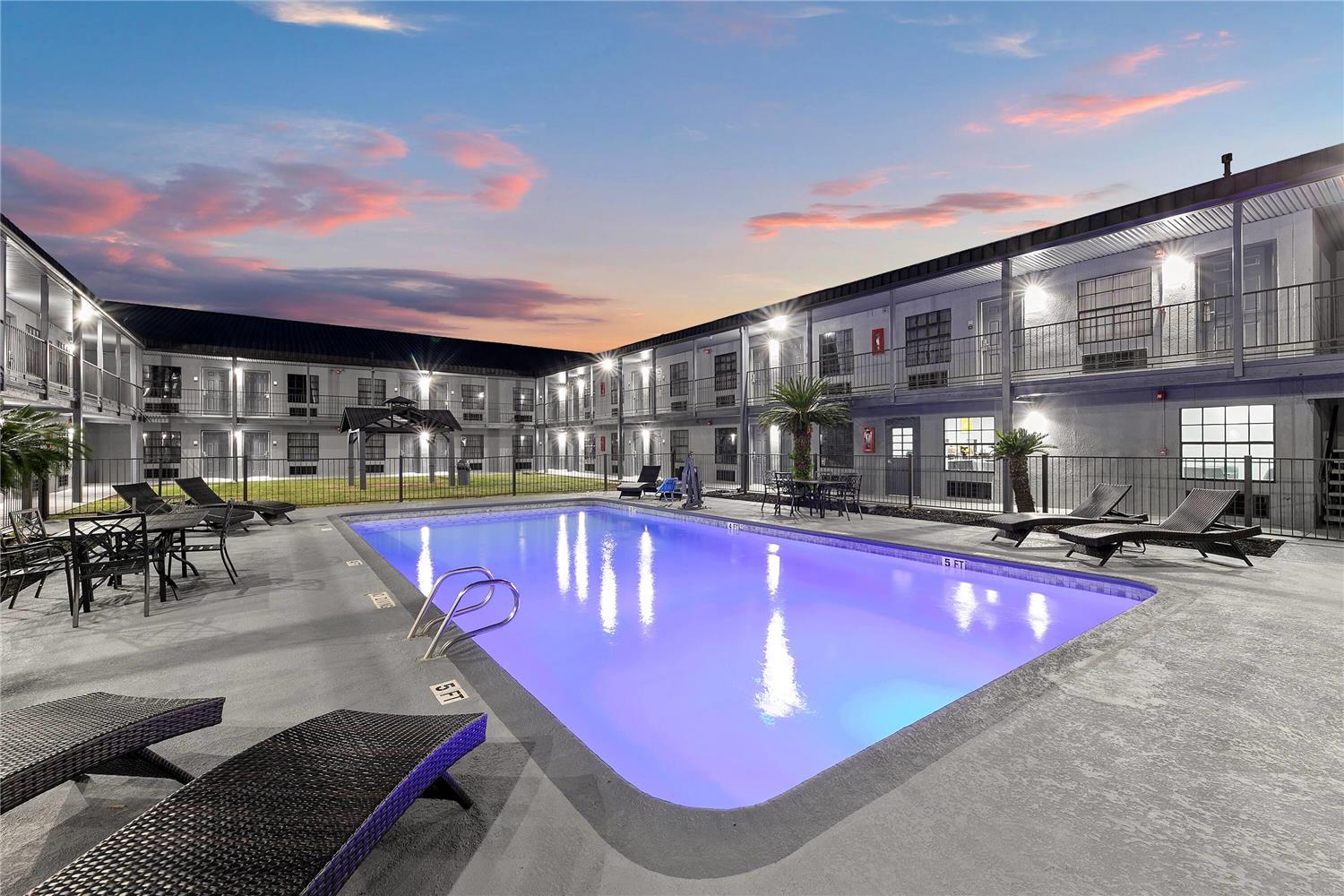 Days Inn by Wyndham San Antonio Near Lackland AFB 14/28