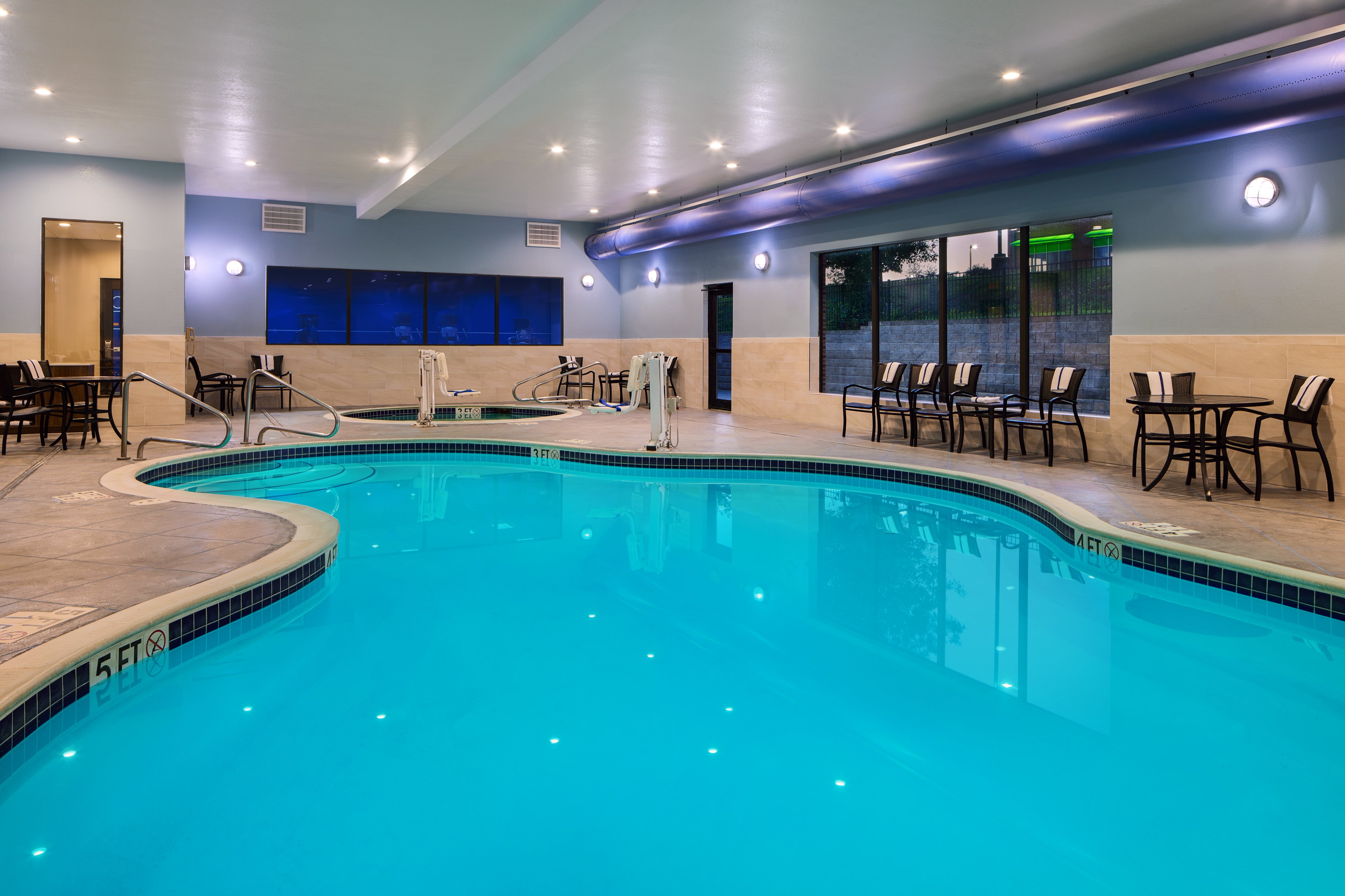 Holiday Inn Express Hotel And Suites Bridgeport 29/50