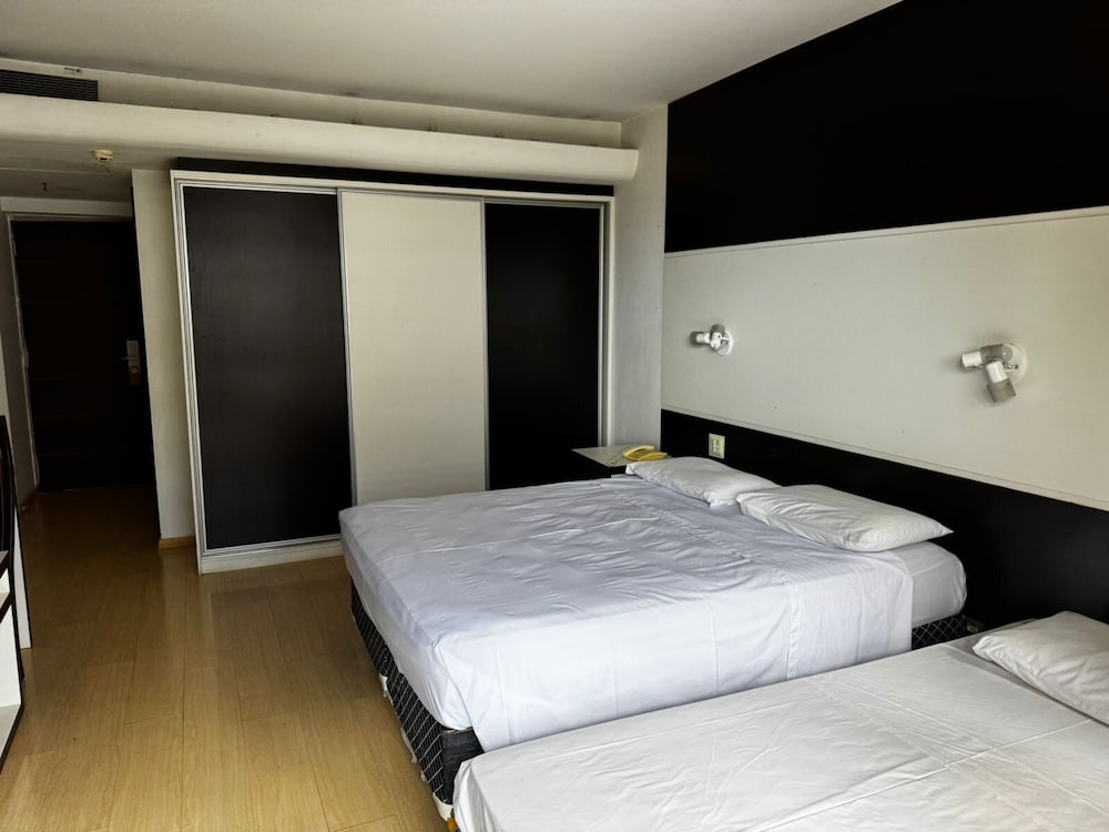 Kubitschek Plaza Hotel 24/50