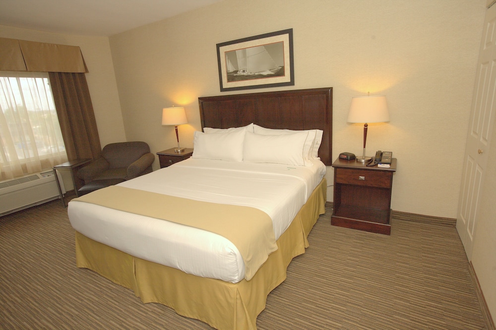 HOLIDAY INN EXPRESS SAN DIEGO SOUTH - CHULA VISTA 19/71