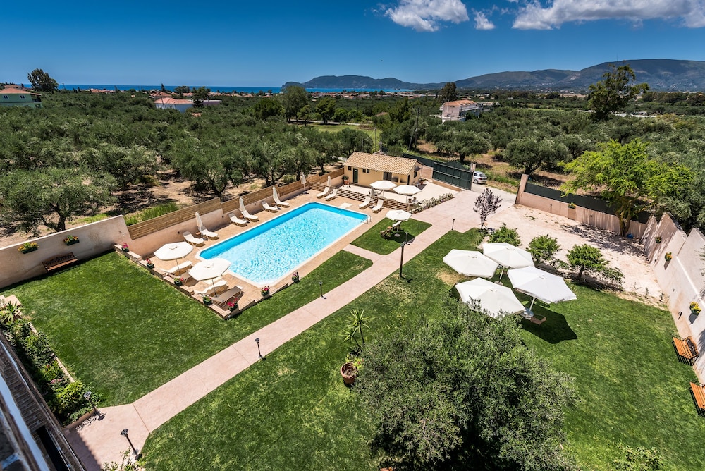Villa San Dioniso 17/30
