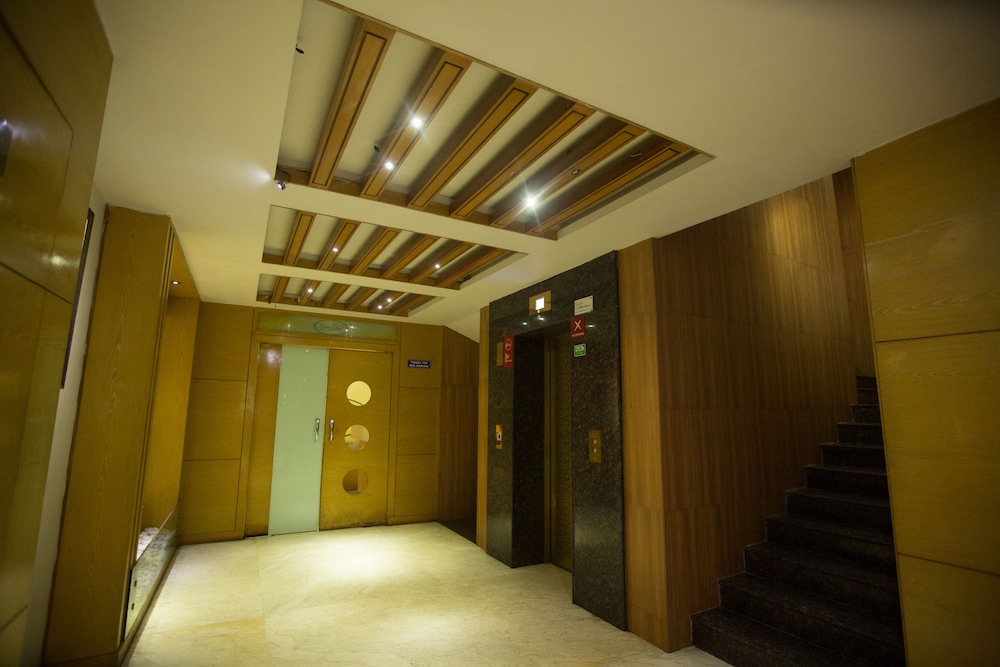 MAHALAYA RESIDENCY 36/59