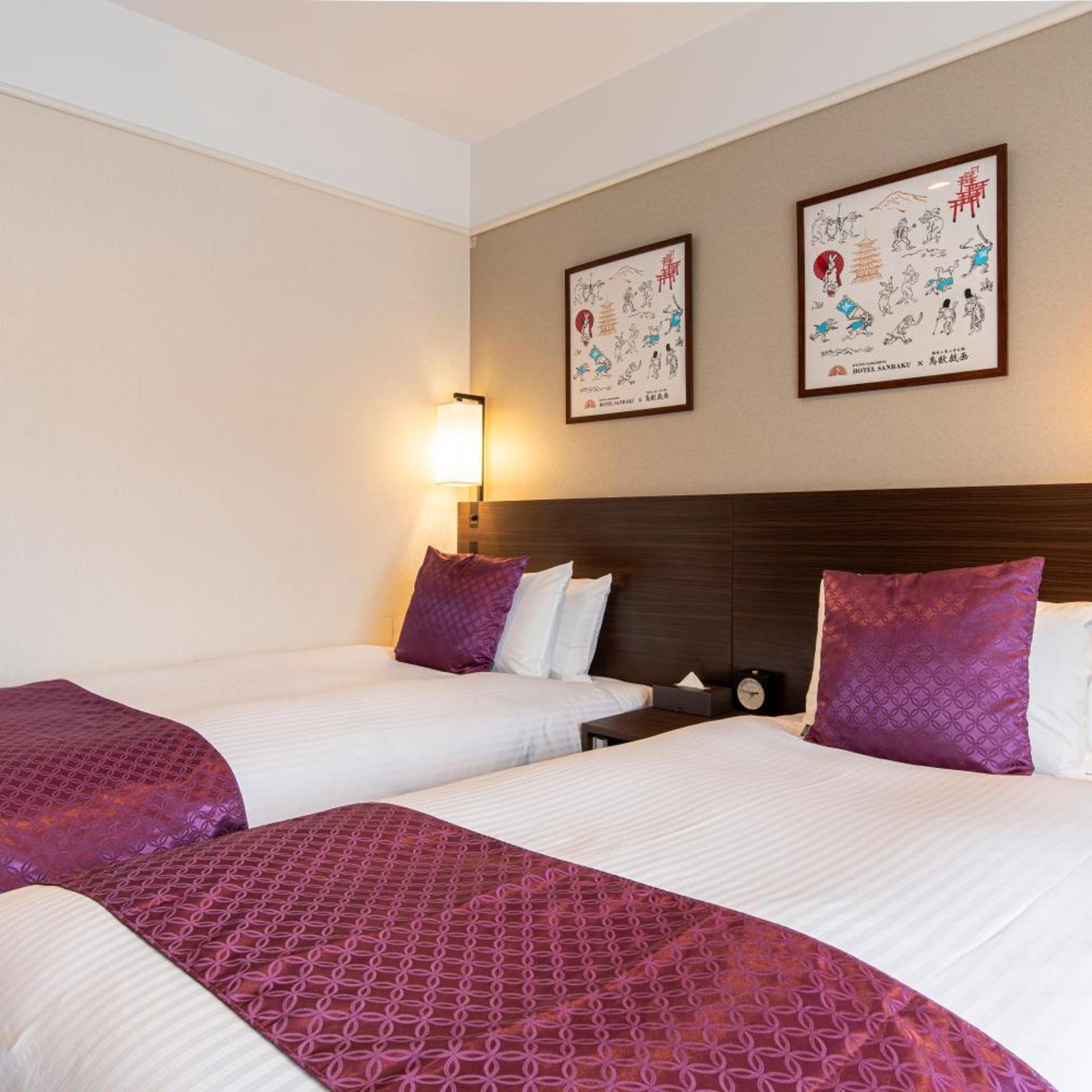 Moderate, Twin Beds, Mountain View