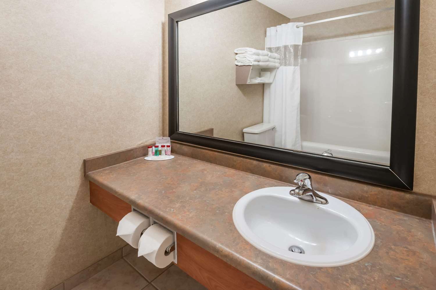 Stony Plain Inn & Suites 43/44