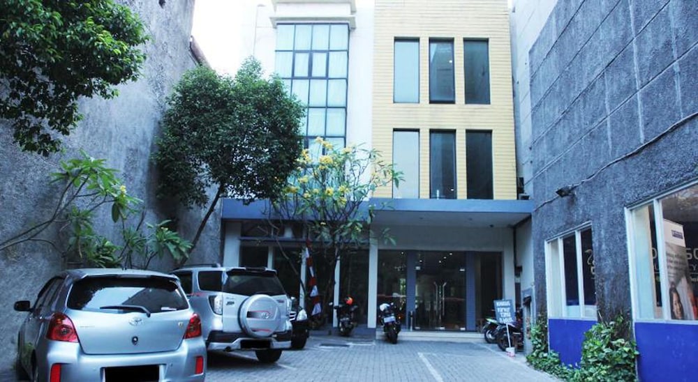 N Hotel 7/44