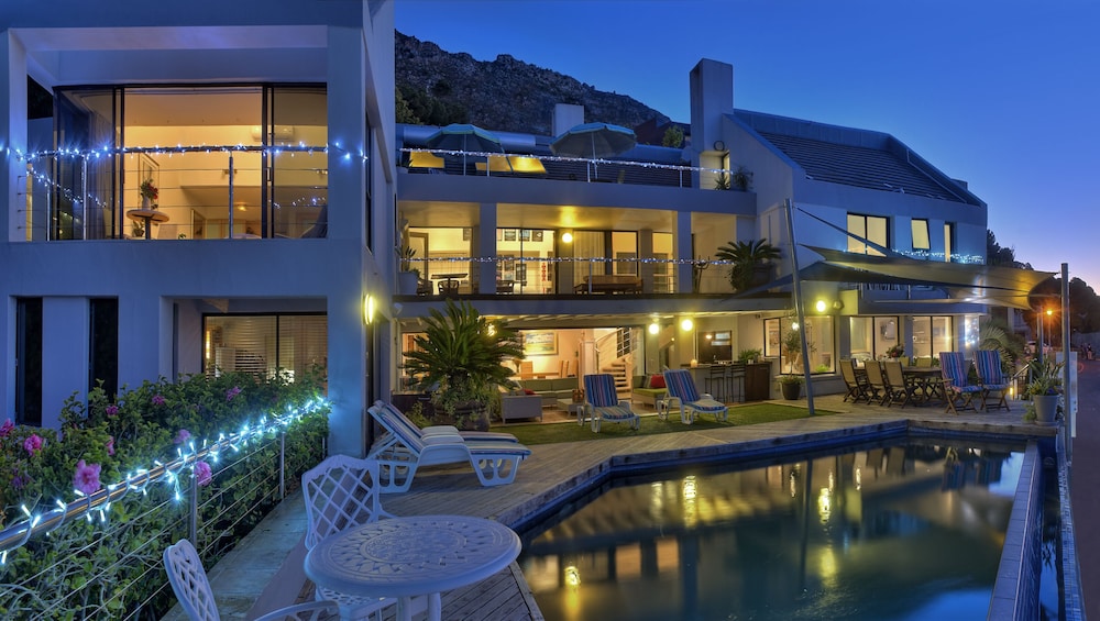 185 On Beach Boutique Suites And Apartments 1/44