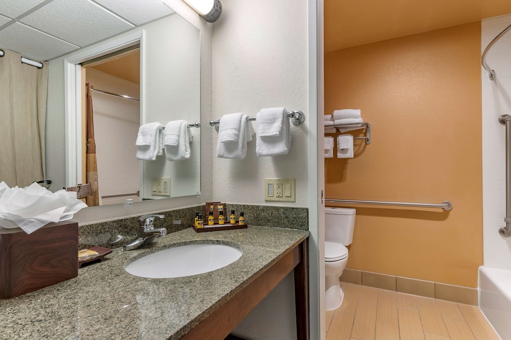 Best Western Plus Garden Court Inn 20/54