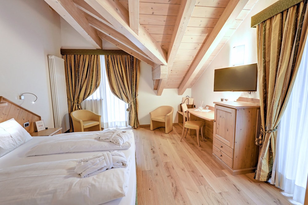 STANDARD, DOUBLE OR TWIN BED