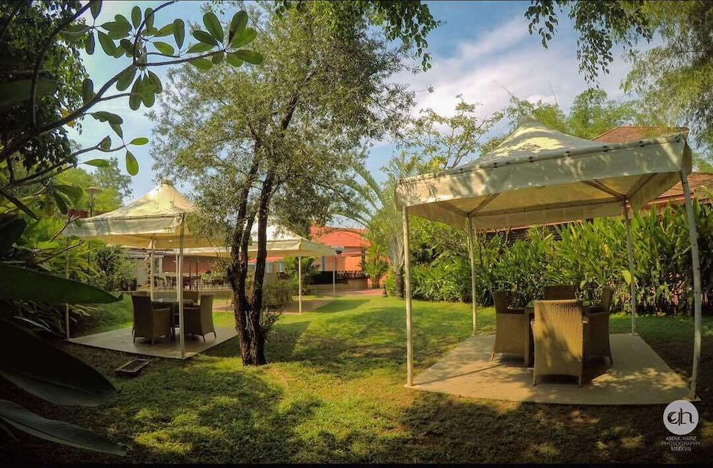 SAJ EARTH RESORT 63/71
