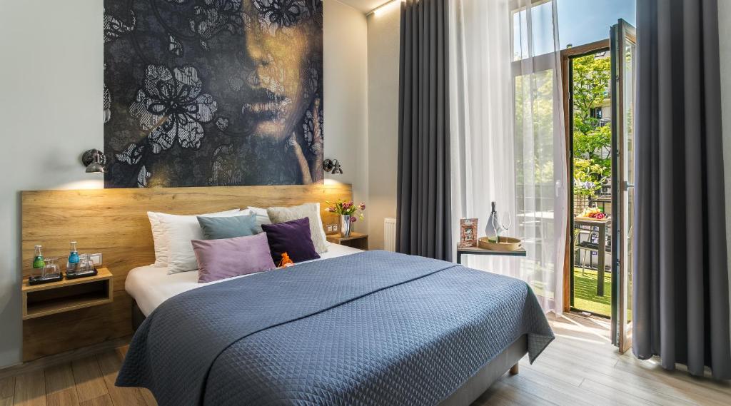Deluxe, Double Bed