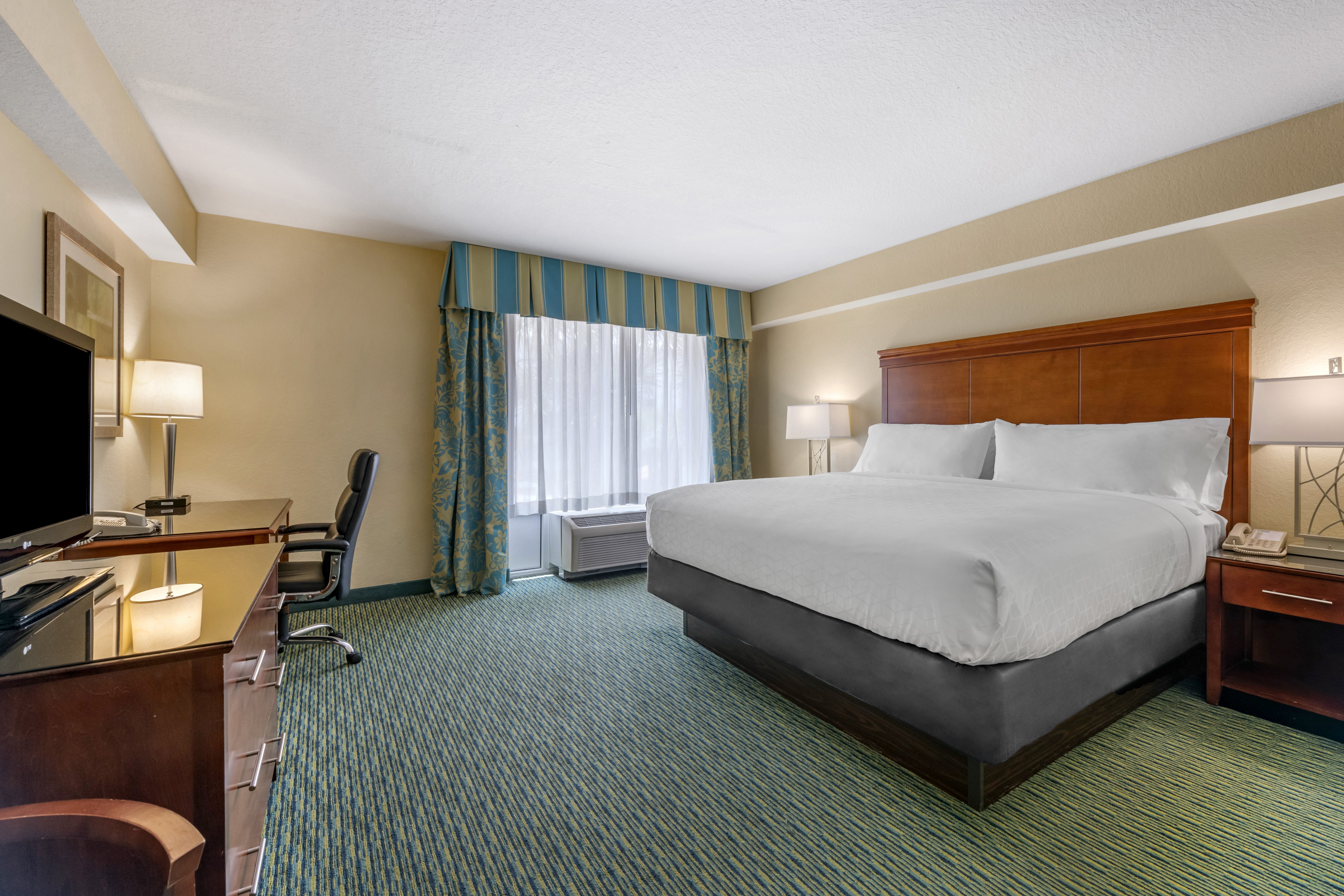 Holiday Inn Resort Orlando Lake Buena Vista An Ihg Hotel 12/50