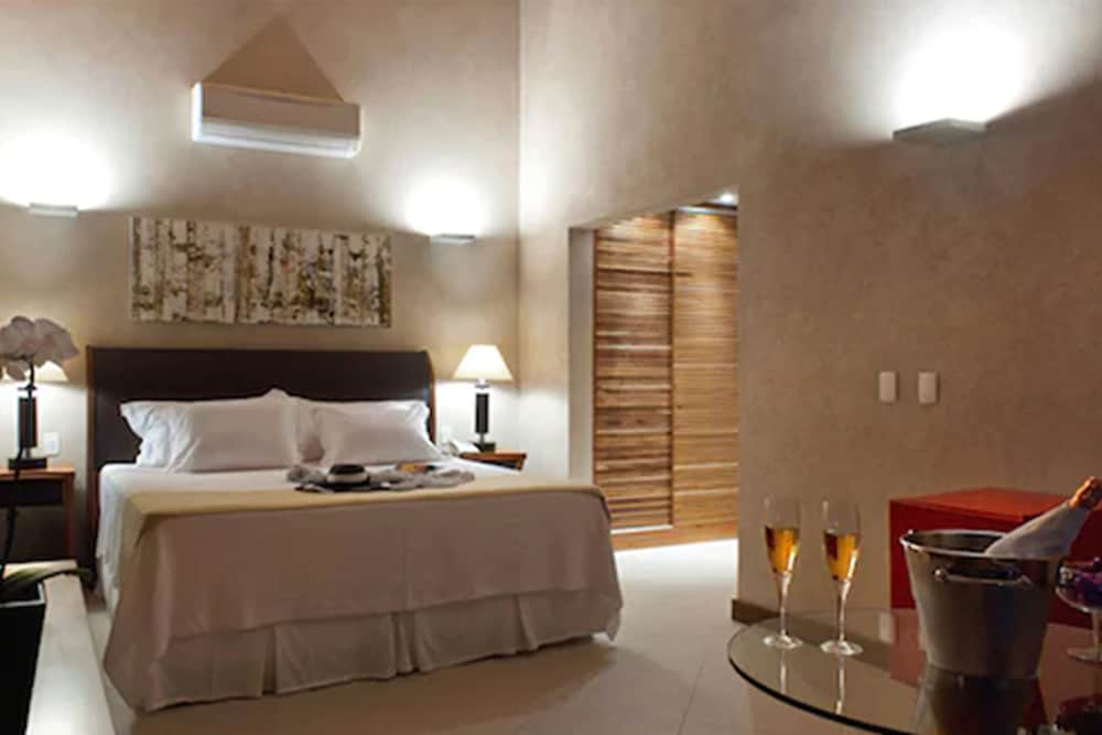 PANORAMIC, LUXURY