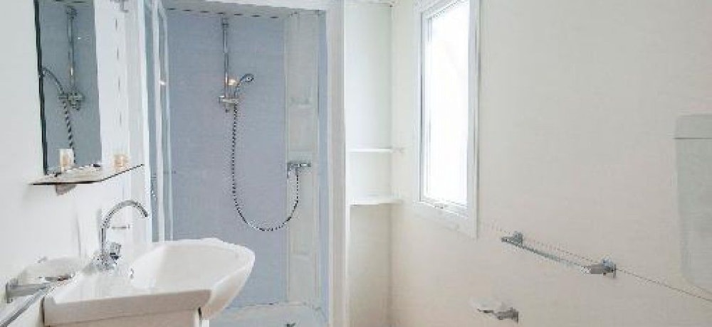 3 Bedrooms, Mobile Home, 1 Queen and 4 Single Beds، Settebello Village 6/7