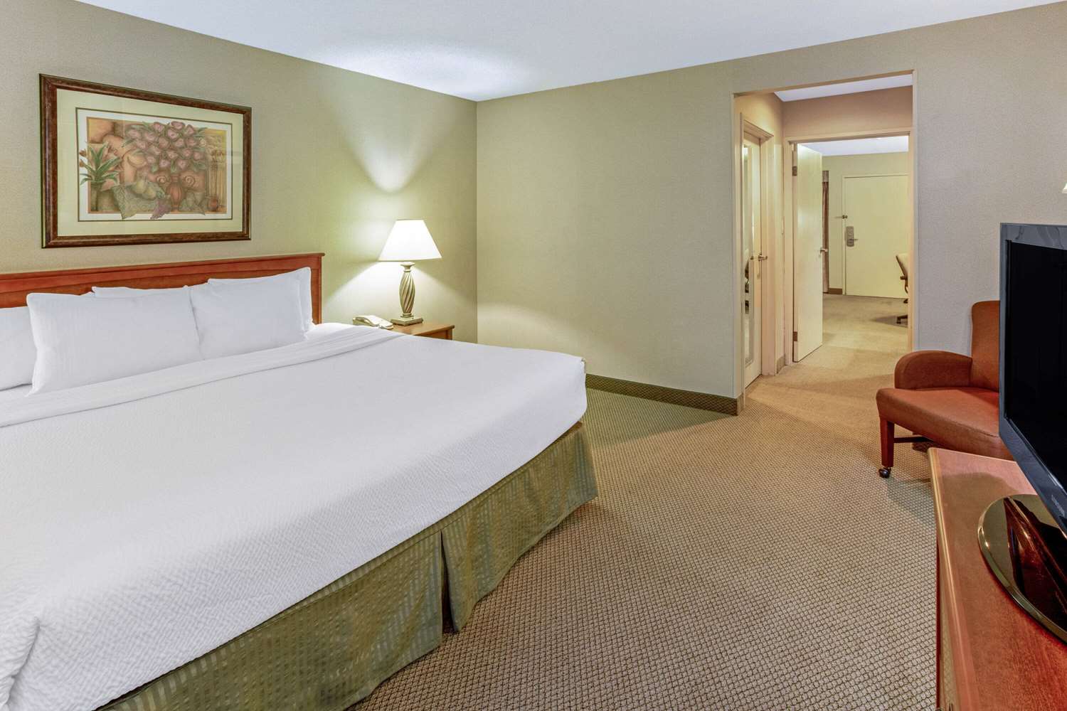 La Quinta Inn & Suites by Wyndham Appleton College Avenue 8/49